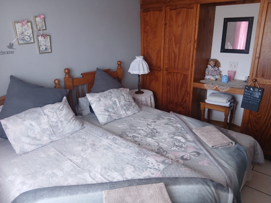 5 Bedroom Property for Sale in Queensberry Bay Eastern Cape